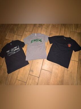 Teen/Young men’s graphic tshirt bundle size Small